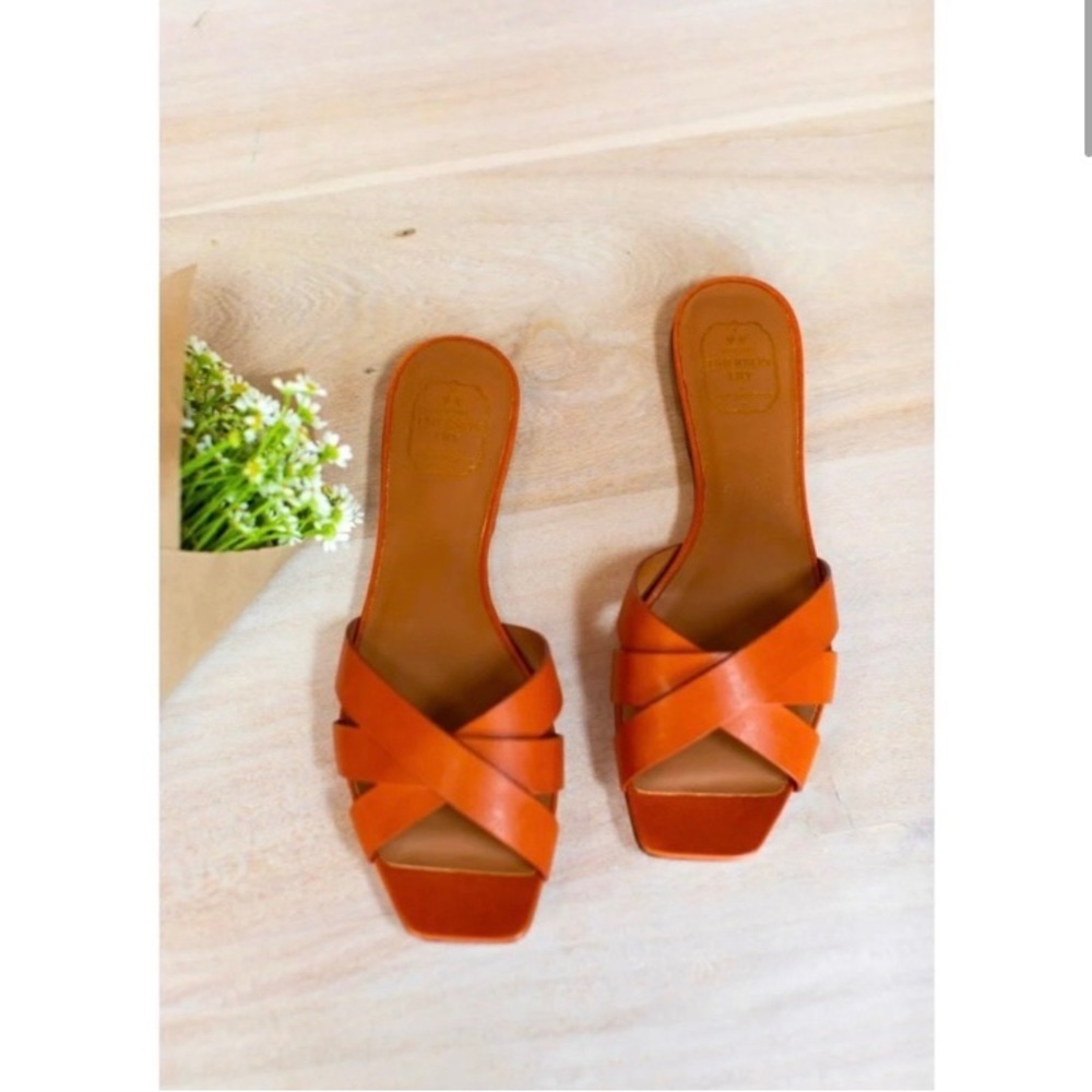 Emerson Fry Fortuna Slide- Almond Leather Euro size 39 = US size 8.5-9